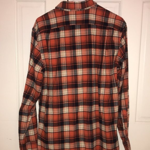 Relaxed Fit Eddie Bauer Flannel - Picture 2 of 4